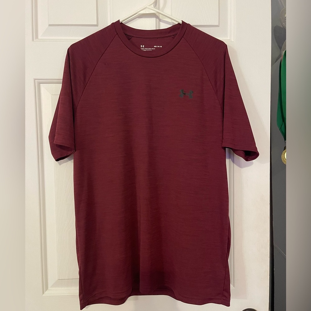 men’s medium burgundy under armour short sleeve t shirt